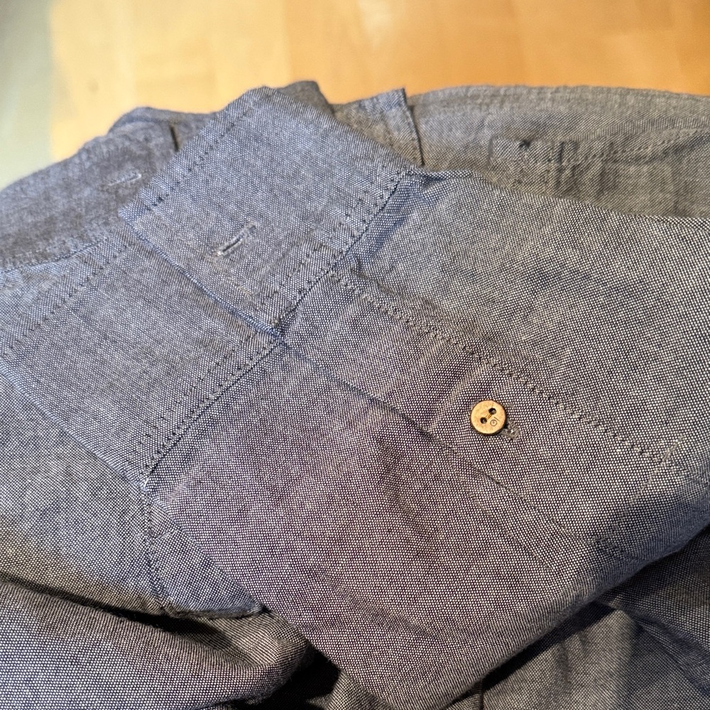 tentree Men's Button-Down Shirt in Charcoal Heather - Picture 5 of 6